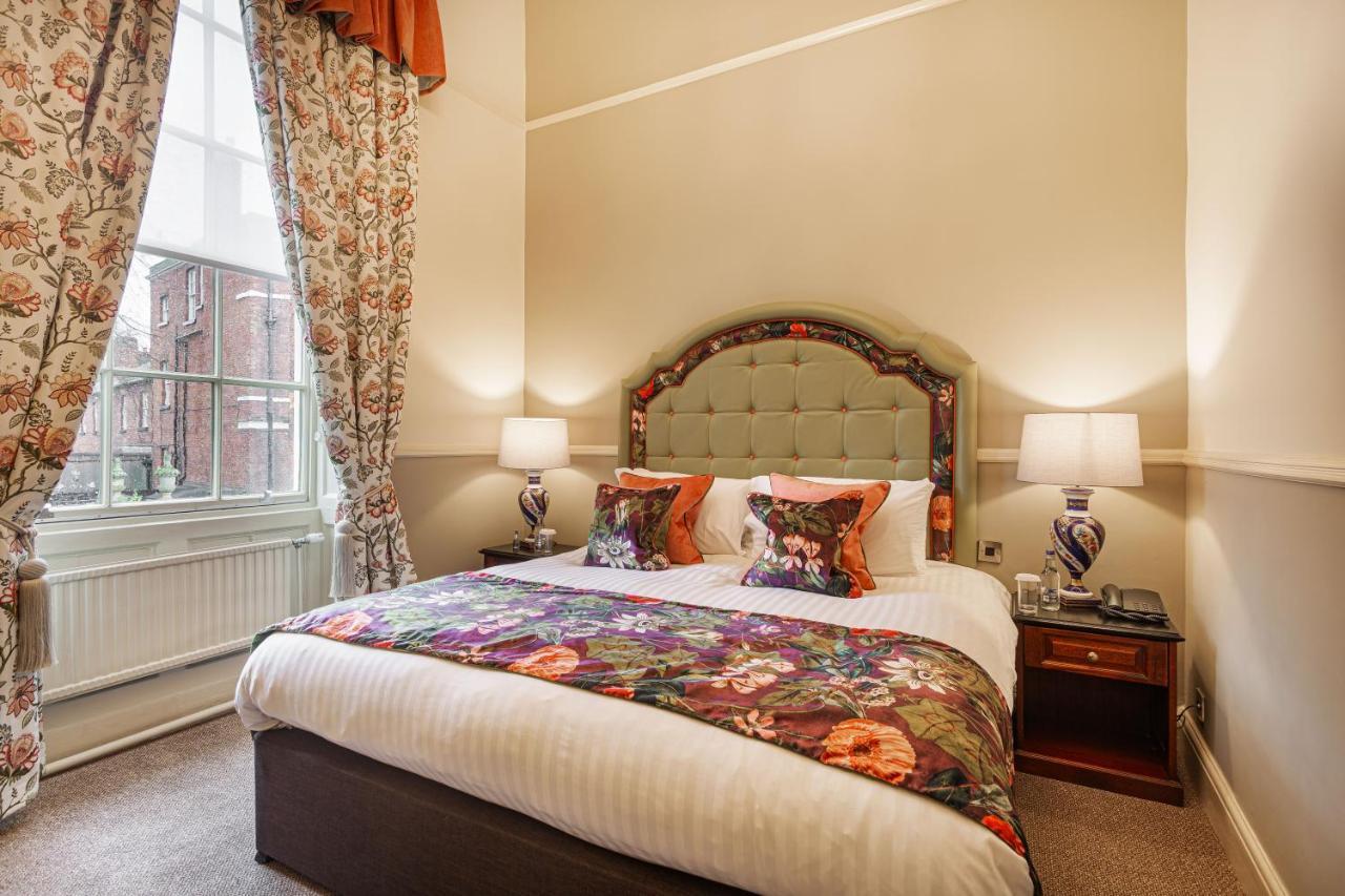 The Wynnstay Hotel, Oswestry, Shropshire Eksteriør billede