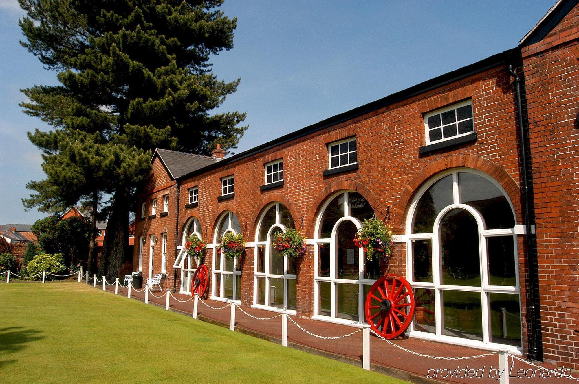 The Wynnstay Hotel, Oswestry, Shropshire Eksteriør billede