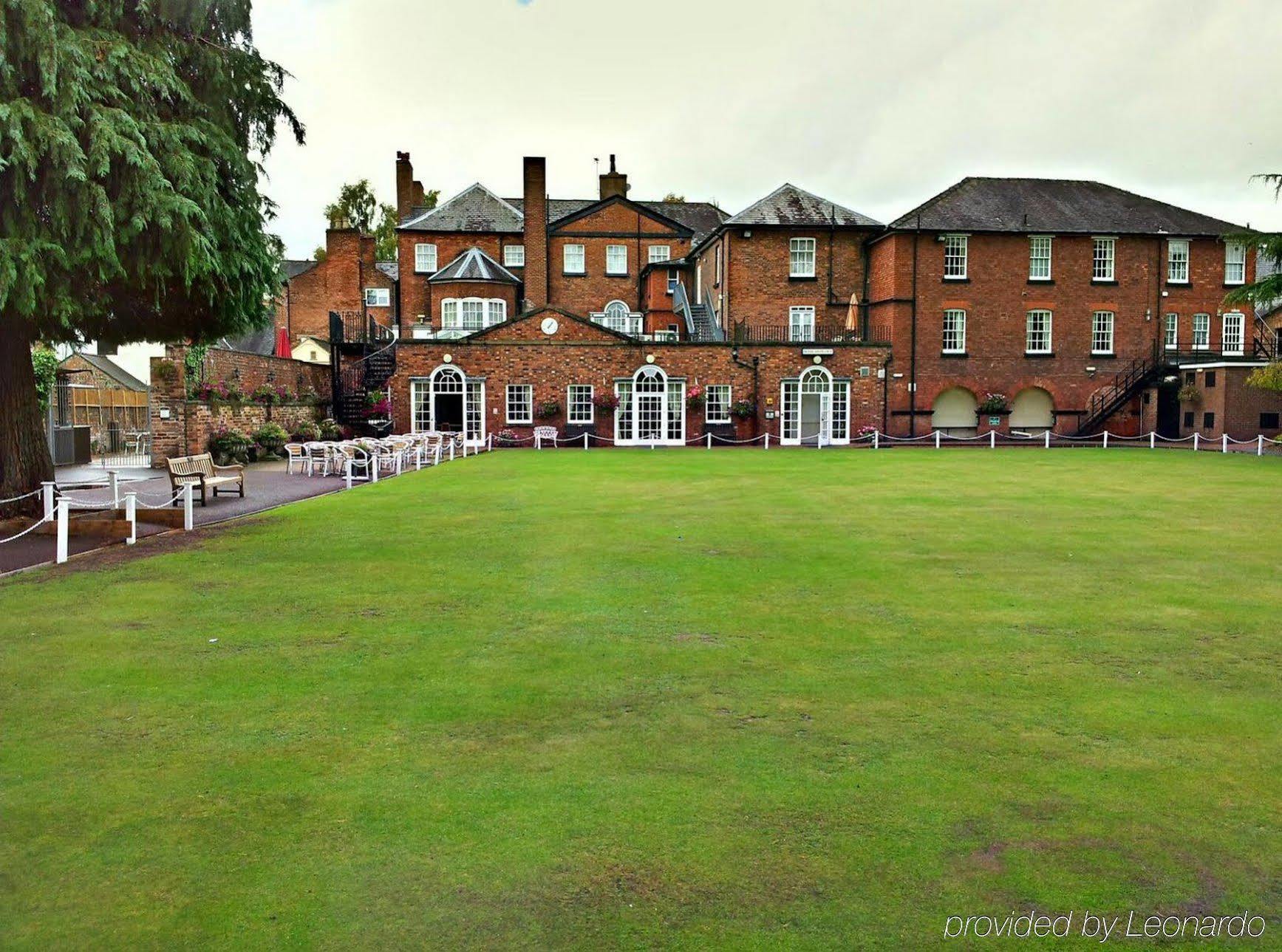 The Wynnstay Hotel, Oswestry, Shropshire Eksteriør billede